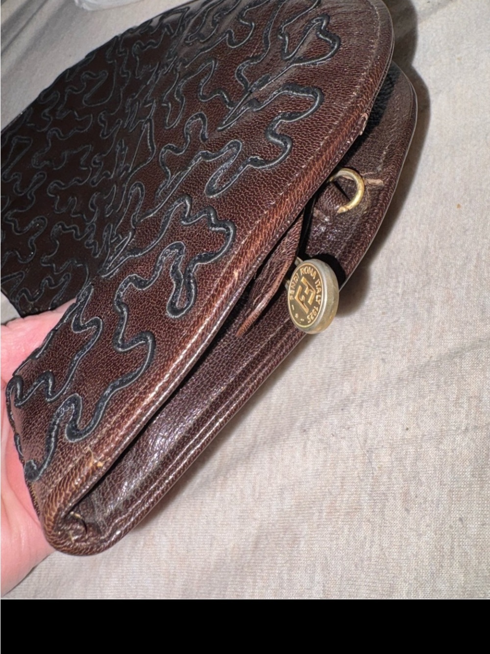 FENDI RARE AUTHENTIC VINTAGE FENDI ROMA ABSTRACT LEATHER APPLIQUÉ DOME CLUTCH - Picture 10 of 12
